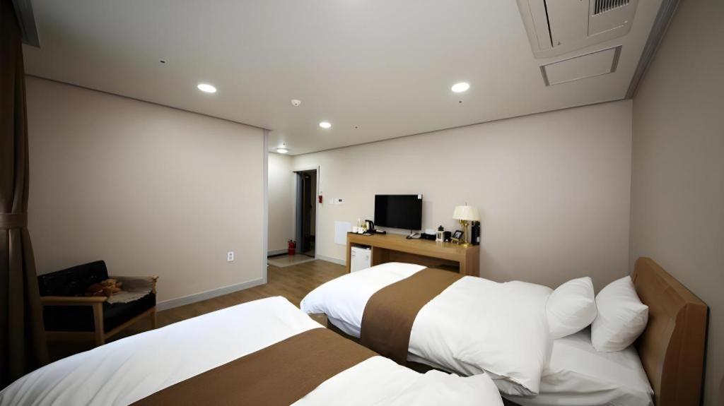 Hotel Aroha Jeju Seogwipo Zewnętrze zdjęcie