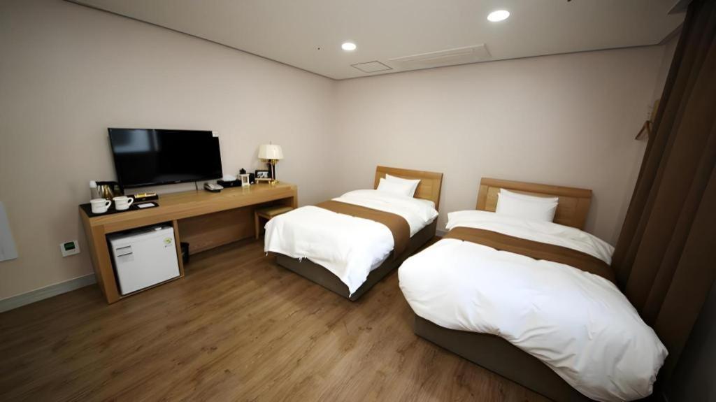 Hotel Aroha Jeju Seogwipo Zewnętrze zdjęcie