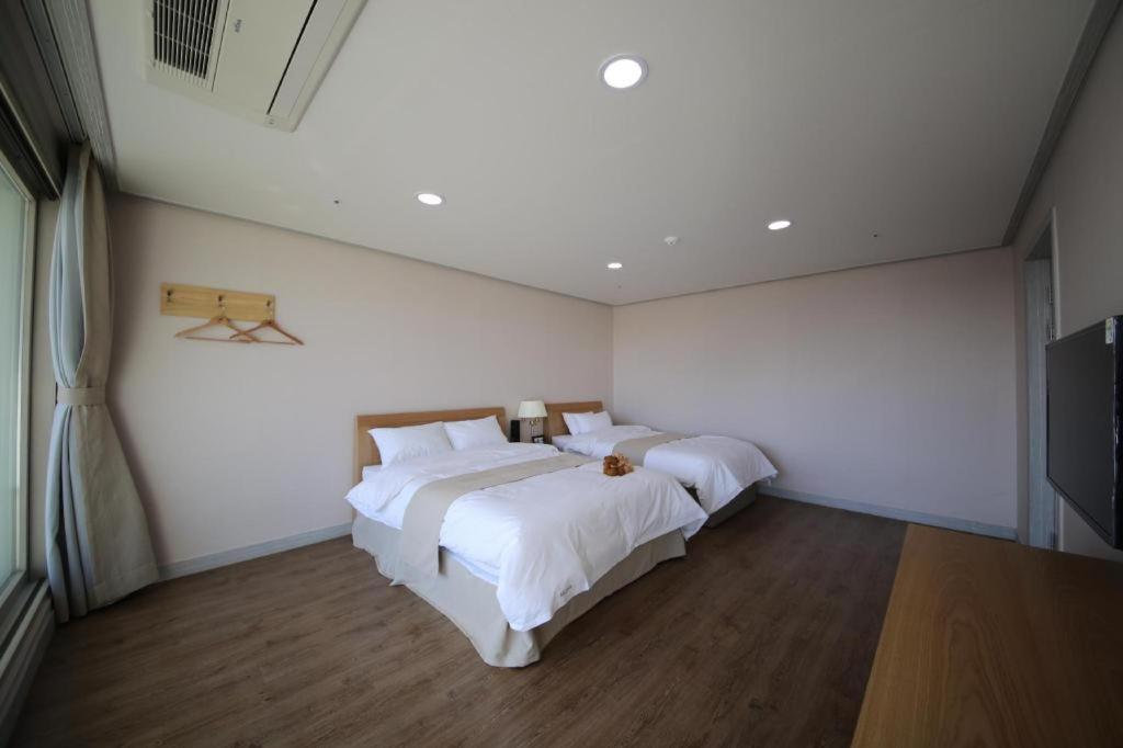 Hotel Aroha Jeju Seogwipo Zewnętrze zdjęcie