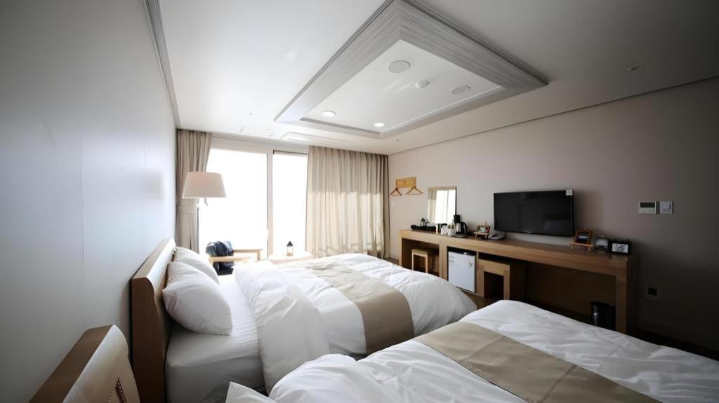 Hotel Aroha Jeju Seogwipo Zewnętrze zdjęcie