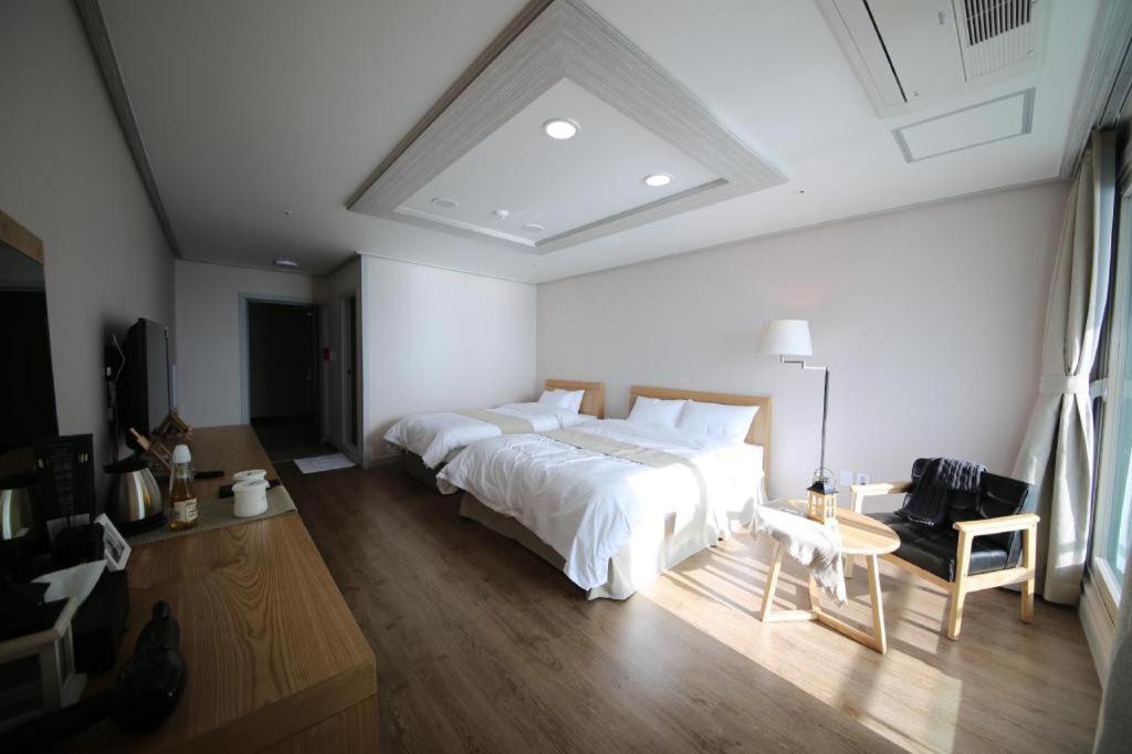 Hotel Aroha Jeju Seogwipo Zewnętrze zdjęcie