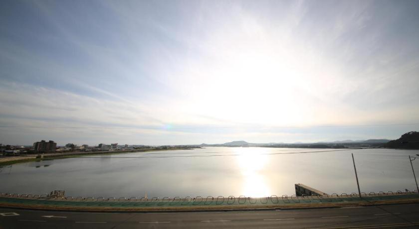 Hotel Aroha Jeju Seogwipo Zewnętrze zdjęcie