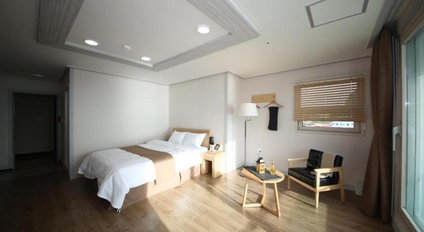 Hotel Aroha Jeju Seogwipo Zewnętrze zdjęcie