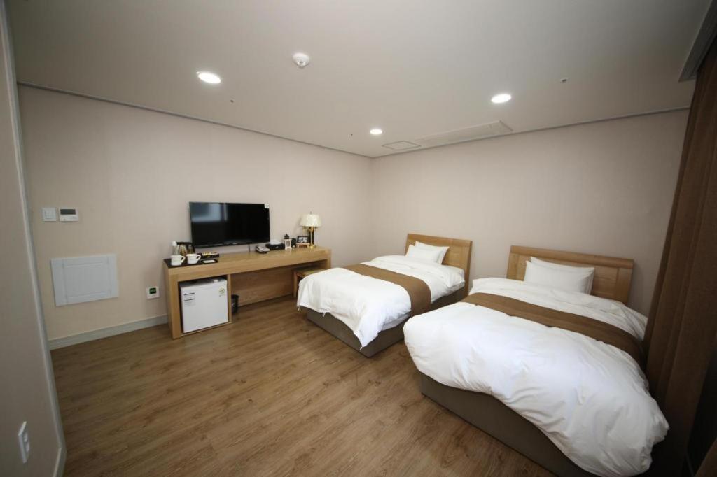 Hotel Aroha Jeju Seogwipo Zewnętrze zdjęcie