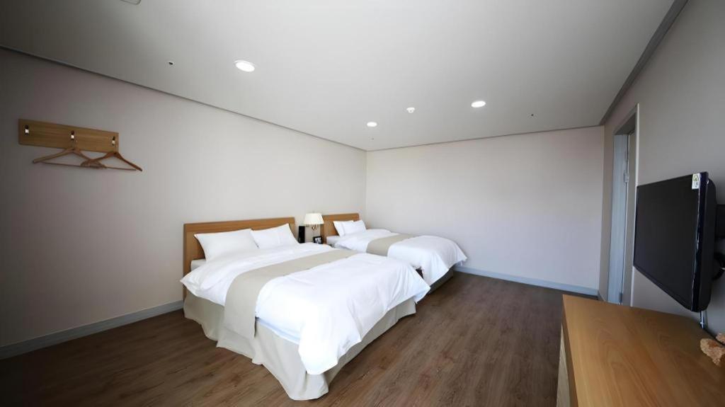 Hotel Aroha Jeju Seogwipo Zewnętrze zdjęcie